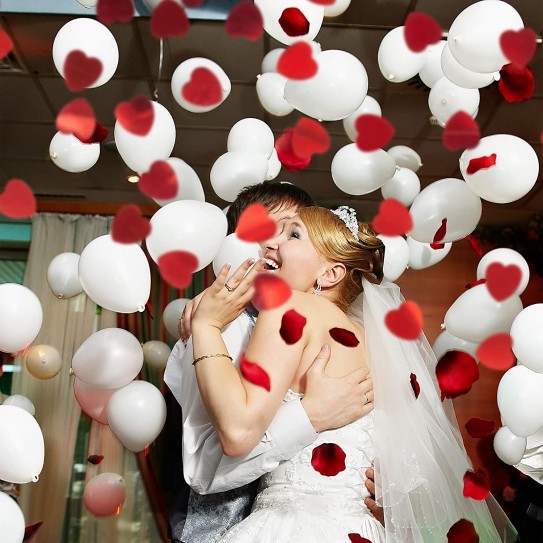 CONFETTIS DE PETALAS E CORAÇÕES