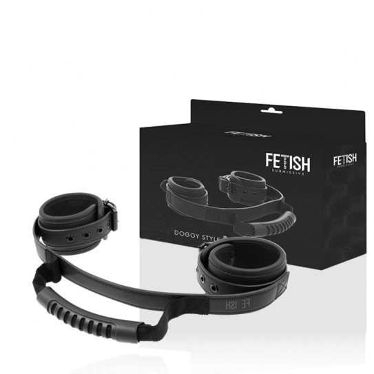 FETISH SUBMISSO - ALGEMAS COM PEGA